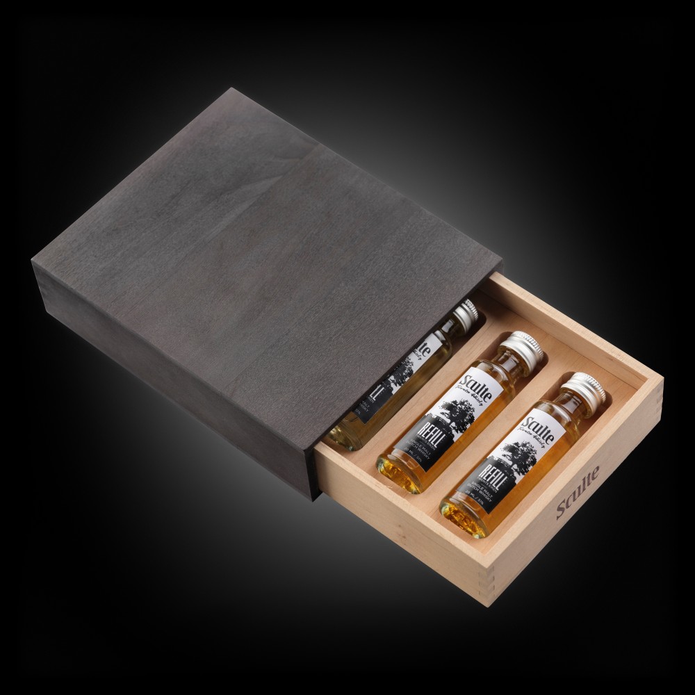 Sculte whiskey 4 mini half open