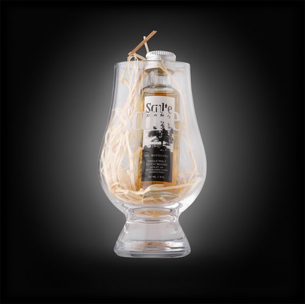 Sculte Twentse Whisky 10e botteling Mini in glas